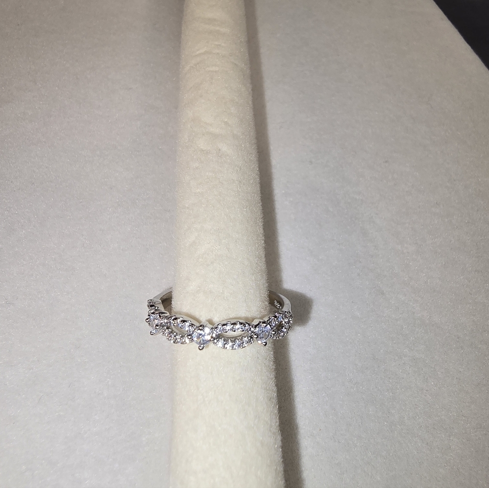 Elegant Silver Gold Filled Size 8 Women's Ring